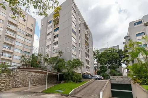 Af- Apartamento En Venta En La Castellana, Remodelado, Cocina Equipada, Habitaciones Con Baño Privado, Edificio Con Pozo De Agua