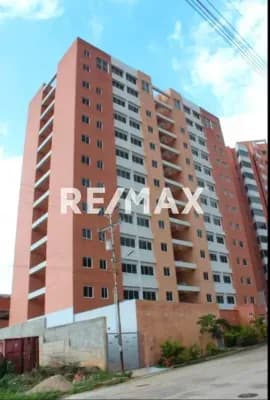 VENDO PH EN RES. AREKA EN LA URB. MANANTIAL
