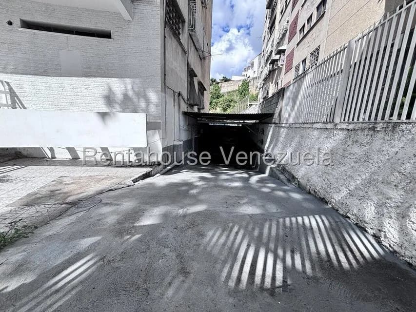 Comercial (Local Comercial) en Alquiler en Colinas de Bello Monte, Distrito Metropolitano