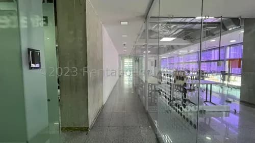 En Venta Amplia Y Moderna Oficina Con Vista Al Ávila, Ubicado En Los Dos Camino!!! Contáctame: Edith Chacón