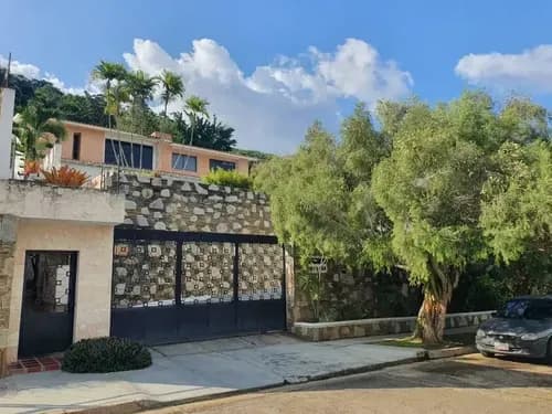 Annic Coronado Vende Casa De Lujo En La Viña, Calle Páez Ref. 292641