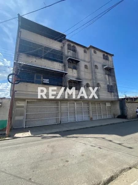 EN VENTA EDIFICIO EN SECTOR CAMPO ALEGRE II GUIGUE