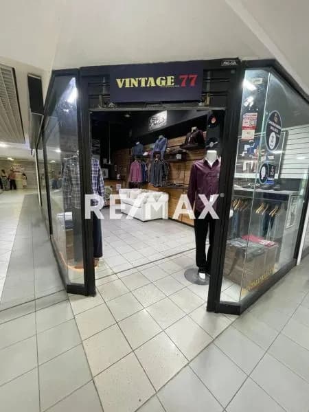 Local Comercial en CC Lago Mall en Alquiler