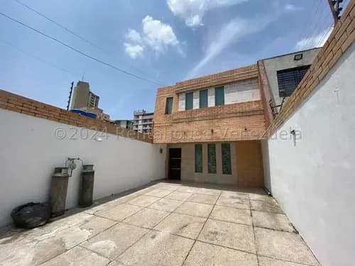 Holder Casa En Venta En La Urbanizacion La Soledad Maracay Tipo Th Amoblado 25-16889
