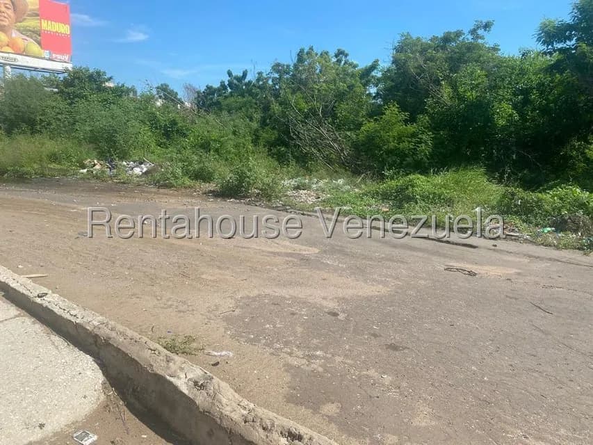 Terreno (Comercial) en Venta en Circunvalacion Dos, Zulia