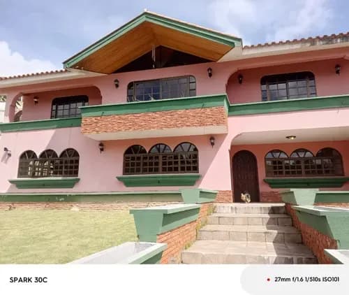 (#5006) Casa De 600 M2 En Colinas De Carrizal, Caracas