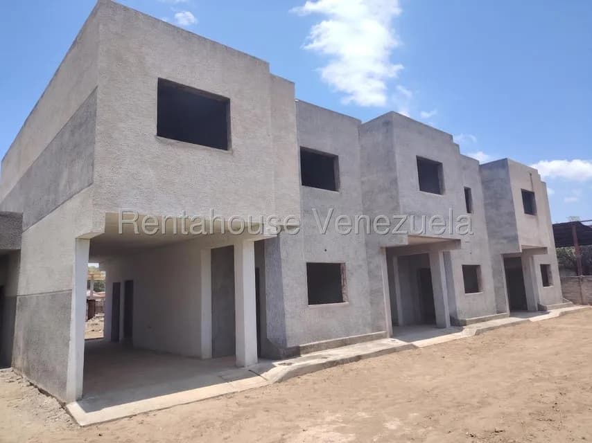 Townhouse (Multiples Niveles) en Venta en Avenida Vargas, Zulia