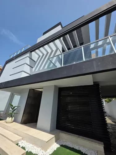 Casa En Venta Valencia Urb El Parral. Estilo Vanguardista, Lujo Y Confort (mer)