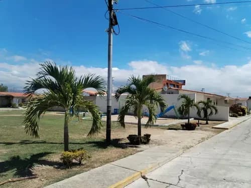 Johana Lazaro Vende Casa Amplia Con Patio En Ciudad Alianza Con Pozo De Agua **clientes Directos**