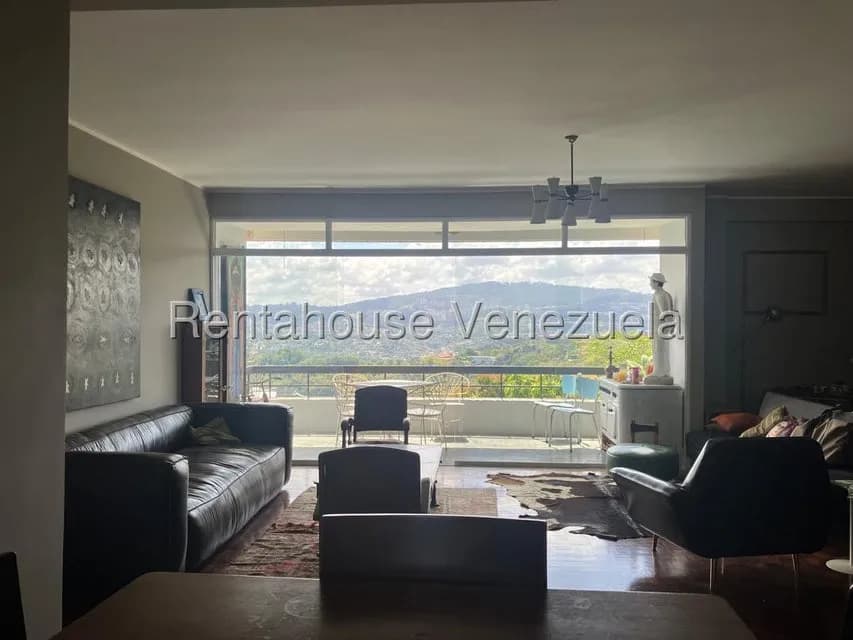 Apartamento (1 Nivel) en Alquiler en Colinas de Bello Monte, Distrito Metropolitano