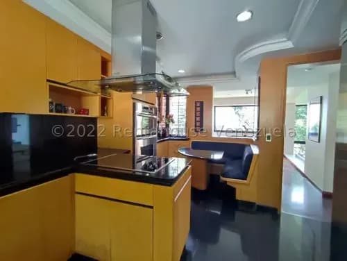Villa Distribuida En 4 Niveles Los Guayabitos 26-12248