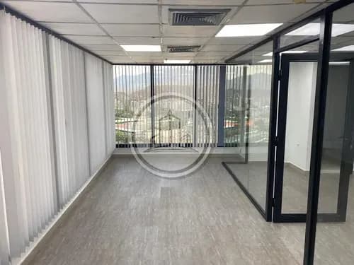 Se Alquila Fabulosa Oficina Recien Remodelada , Planta Electrica ,en Zona Vip De La Torre Sindoni, Piso Alto, 022js
