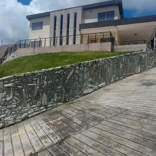 Casa Moderna De Poca Data 5 Hab 4 Baños 12 Puestos