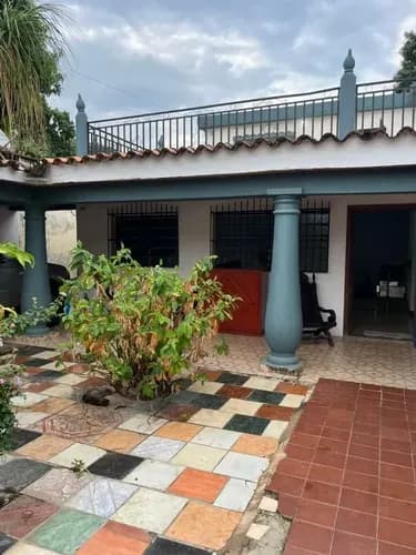 Venta De Casa - Quinta En Naguanagua Zona Centrica Comercial Lm