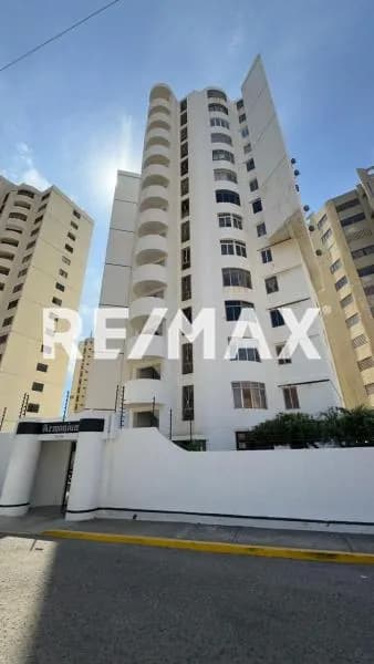 ALQUILA APARTAMENTO EDIF.RES ARMONIUM