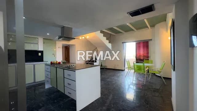 En Venta Moderno Penthouse Dúplex en *Residencias Redoma Park* Ubicado estratégicamente en el Sector *Los Robles, Municipio Maneiro.*