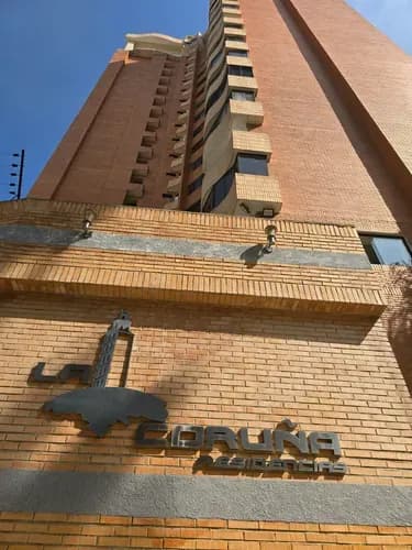 Angelica Rivas Alquila Apartamento En Residencias La Coruña, Urb. La Trigaleña, Valencia Vzla