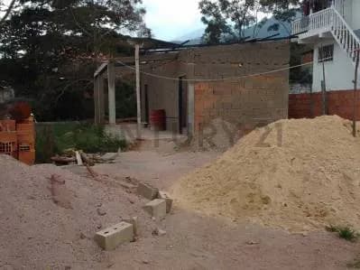 En Venta Terreno con Avances de Construcción