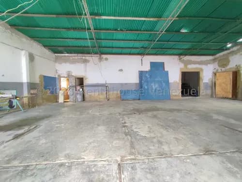 Galpón En Venta En El Limón En Maracay 26-12100 Irrr