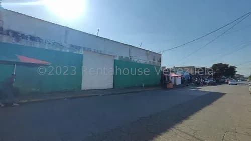 Galpón Local Comercial En Venta En Av Principal De 23 De Enero Excelente Ubicación Alto Trafico Peatonal Y Vehicular Nela 25-14229
