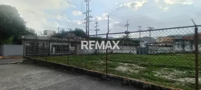 EN VENTA TERRENO EN LA AV. BOLIVAR NORTE