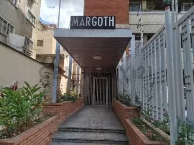 PH en venta en Los Chaguaramos, Edif. baja densidad FM