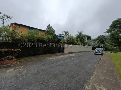 Casa En La Mejor Zona De La Lagunita Country Club 26-18225