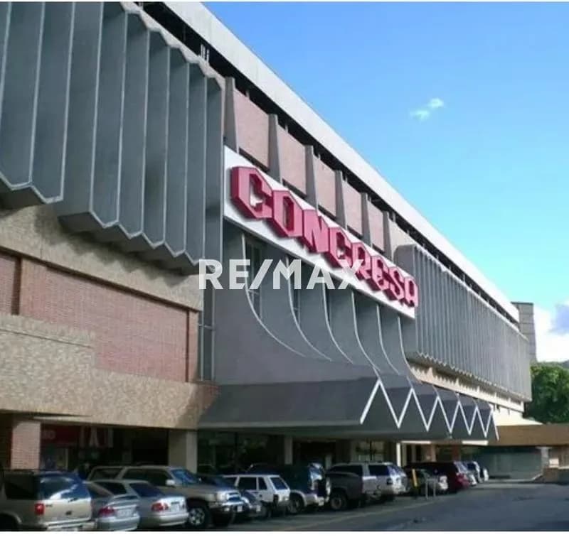Se vende Excelente Local en el Centro Comercial Concresa