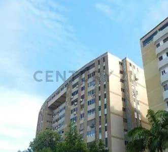 Apartamento en Jorge Coll y en perfecto estado de conservacion .