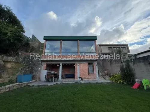 Agp Oportunidad! Casa En Venta En Prados Del Este, En Calle Privada, Vista Al Ávila 26-17836