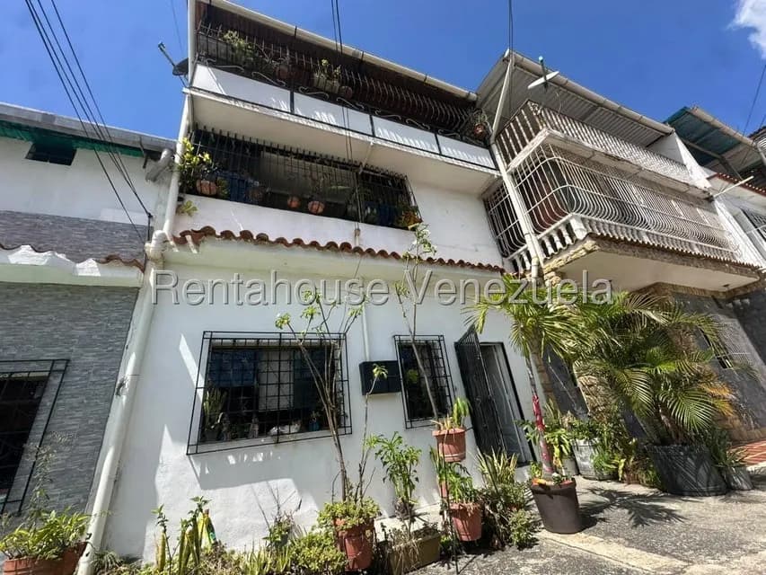 Casa (Multipes Niveles) en Venta en El Recreo, Distrito Metropolitano