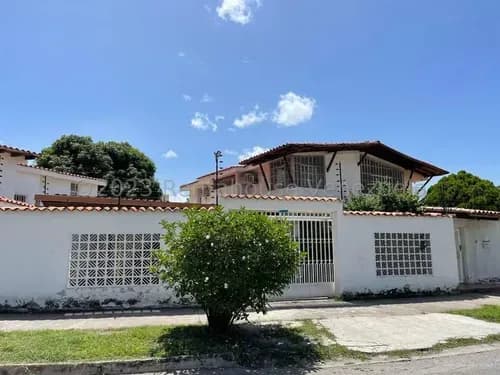 Acogedora Casa En Venta En Urb, San Jacinto #25-14404 Rm