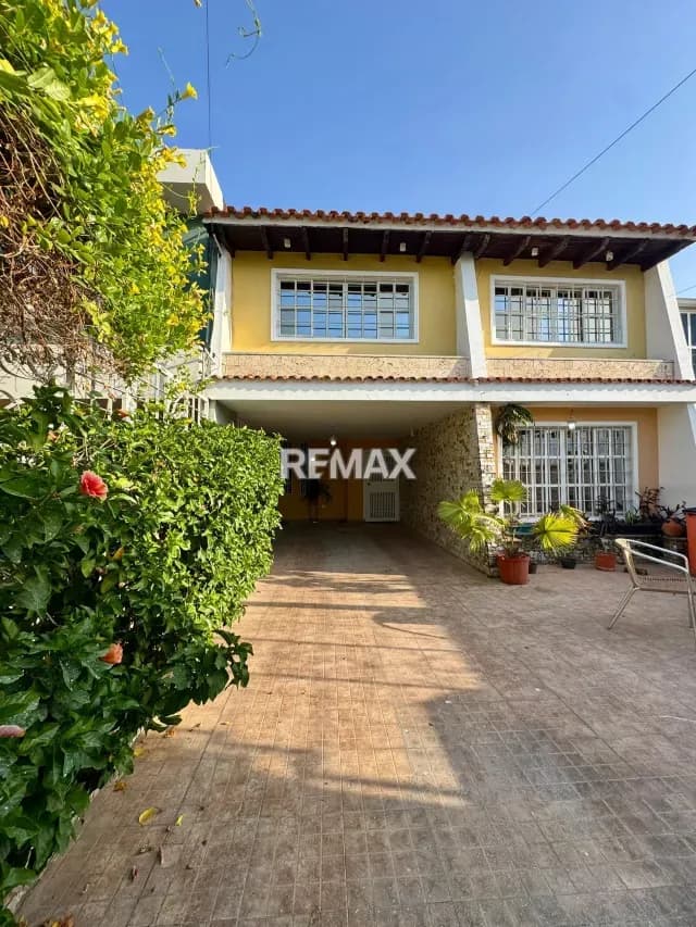 TOWNHOUSE EN ALQUILER LAGO MAR BEACH