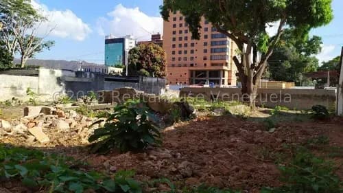 Buscas Terreno En Ubicación De Zona Tanto Comercial Como Residencial Rentahouse Vende Amplio Terreno De 892 Mts2 En Urbanización La Viña, Valencia, Rodeado De Centros Comerciales, Clínicas