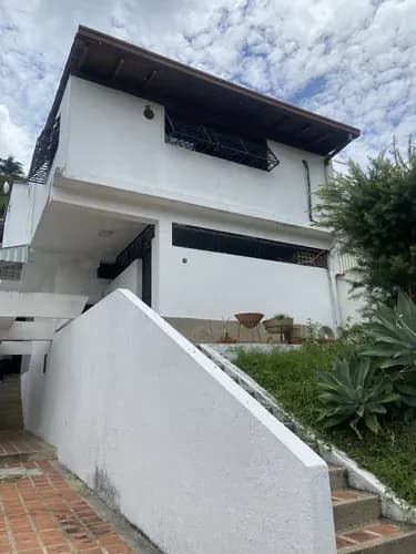 Quinta. Para Ser Remodelada A Su Gusto, Urbanización El Cafetal.