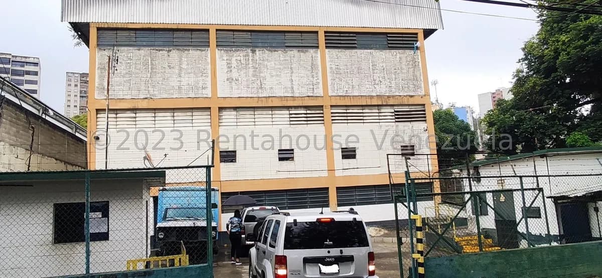 Comercial (Galpon - Deposito) en Venta en El Tambor, Miranda