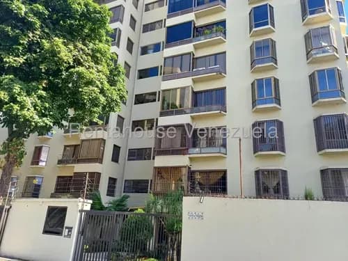 Apartamento De 145 M2 Con Distribución Ideal Los Naranjos Del Cafetal 26-15568