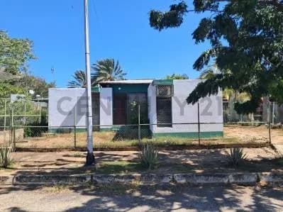 VENTA DE CHALET EN URBANIZACION BAHÍA DE PLATA
