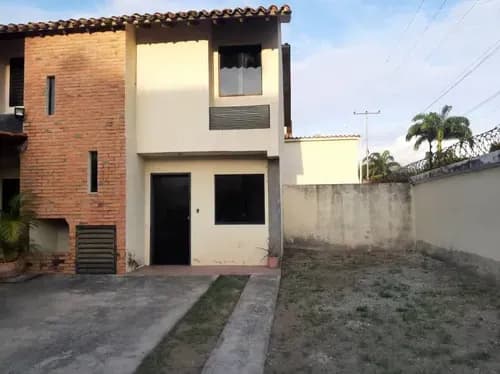 Townhouse En Venta En Naguanagua , Sector Guayabal , Res Limon Country . Angi/381amhe