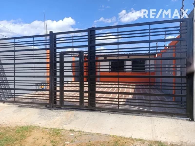 En Venta Casa con terreno ubicada en Guanare, Urbanizacion San Francisco, Guanare, Portuguesa, Venezuela