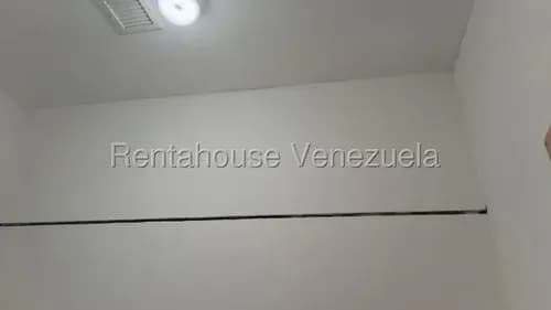 Excelente Local En Alquiler En C C Santa Fe Mls #26-19827