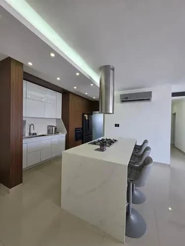 En Venta: Exclusivo Apartamento En Piso Alto Con Blindaje 100% Residencias Sevilla Real, Urbanización Sabana Larga Pm-rm