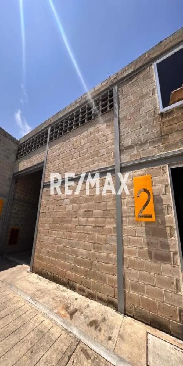 EN VENTA GALPÓN DE 353 M2 EN CAGUA
