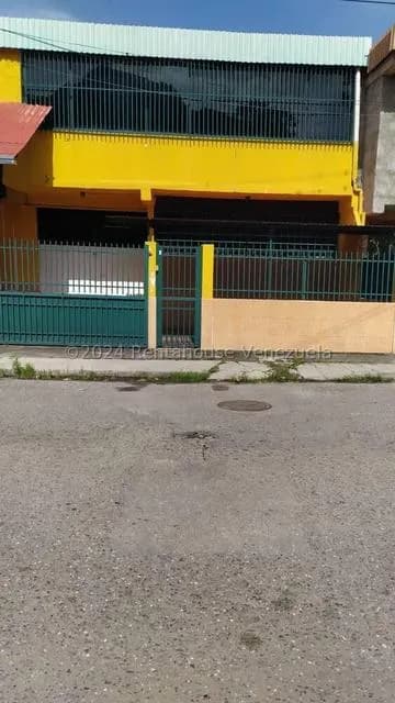 Comercial (Edificio) en Venta en Guatire, Miranda