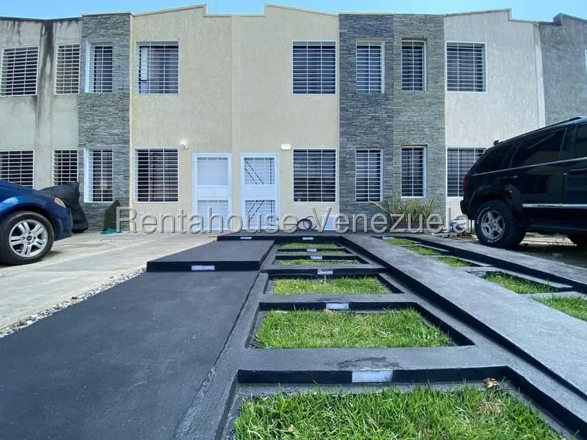 Casa (Duplex) en Venta en El Amanecer, Lara