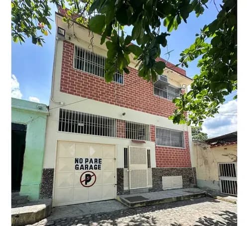 Se Vende Edificio Comercial Cerca De La Calle Comercio En Guarenas - Kn
