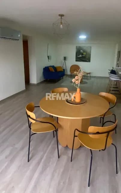Apto en Alquiler amoblado Ubicado al este de la ciudad