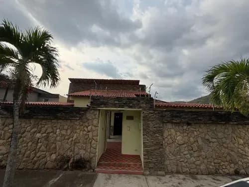Grey Zuloaga De Inzitu Relators Vende Casa En Altos De Guataparo Solo Clientes Directos