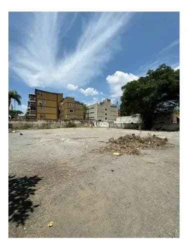 Terreno Comercial 1.268 M2 - Urb.las Mercedes