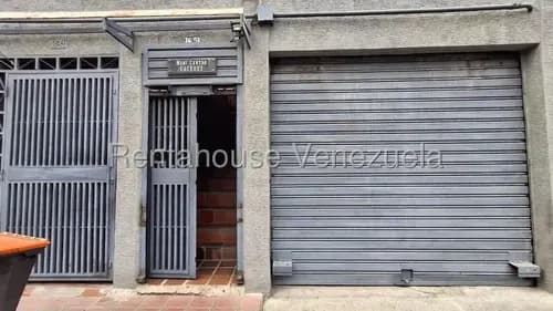 Oficina En Alquiler En Centro De Barquisimeto, Maritza Lucena, Fácil Acceso, Ideal Para Consultorios, Depósitos, Con Luz Y Agua Sin Fallas.